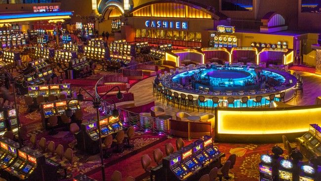 MCW Casino کیسینو میں پوکر گیمز